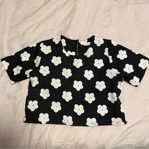 Moolstory Company Blouse Short Sleeve Floral Print Black and White Boxy Small
